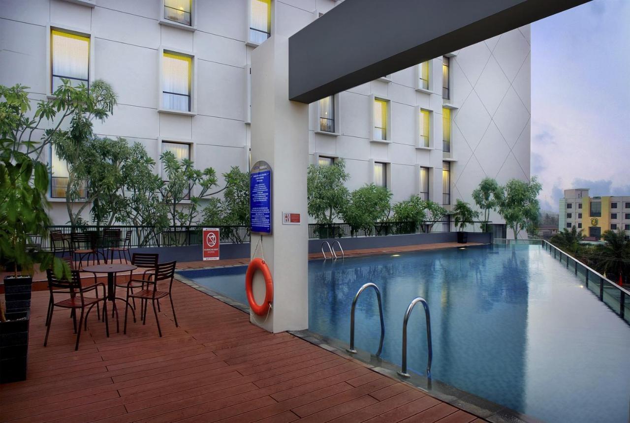Aston & Conference Centre Hotel