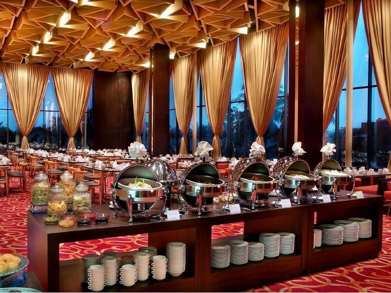 Hotel Aston & Conference Centre 4*