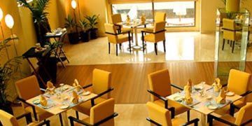 Aston & Conference Centre Hotel 4*