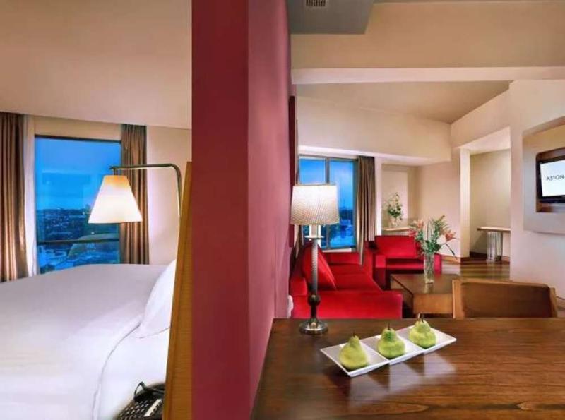 Aston & Conference Centre Hotel